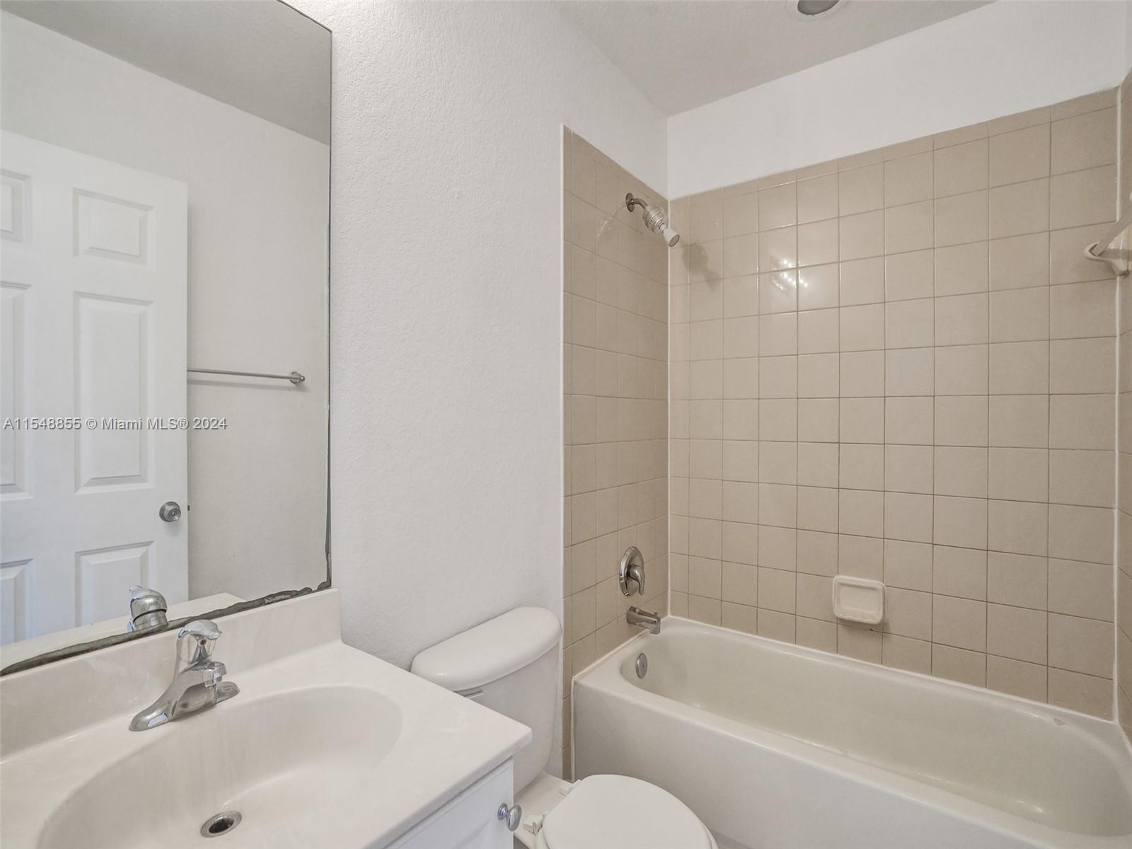 1215 Lucaya Dr # 0