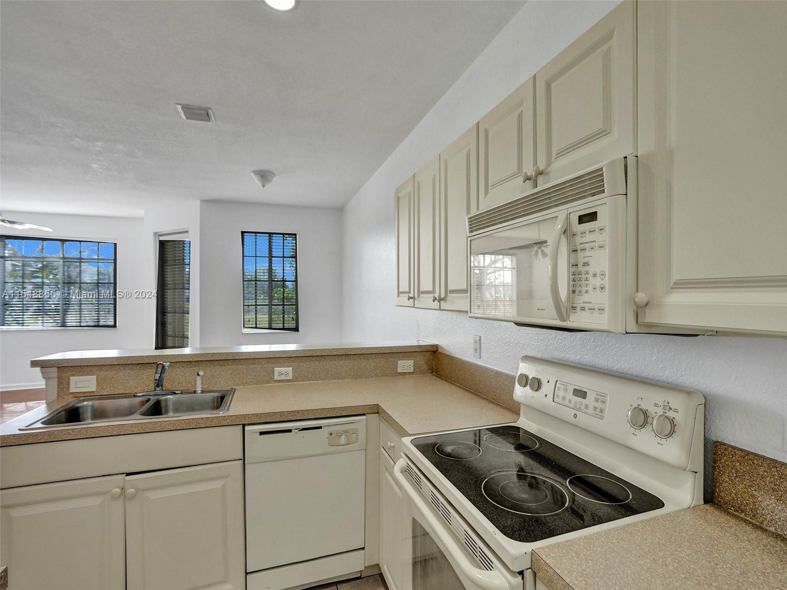 1215 Lucaya Dr # 0