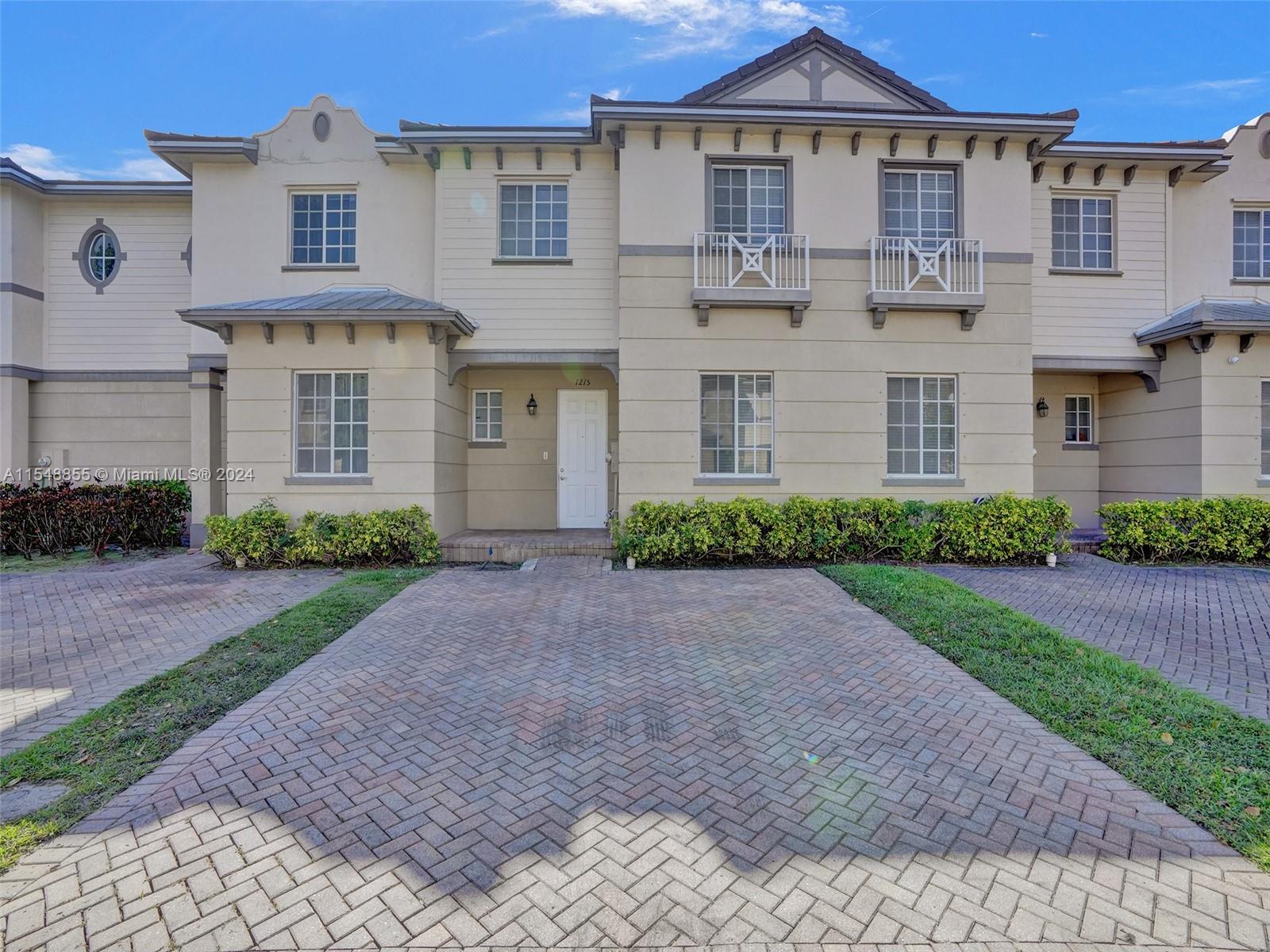 1215 Lucaya Dr # 0