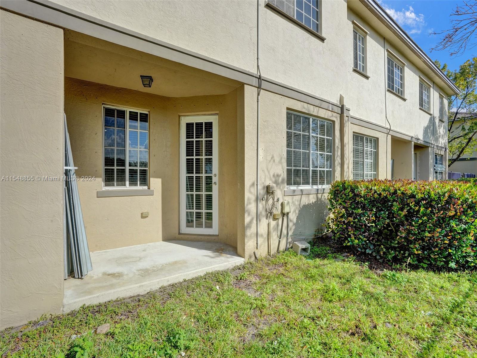 1215 Lucaya Dr # 0