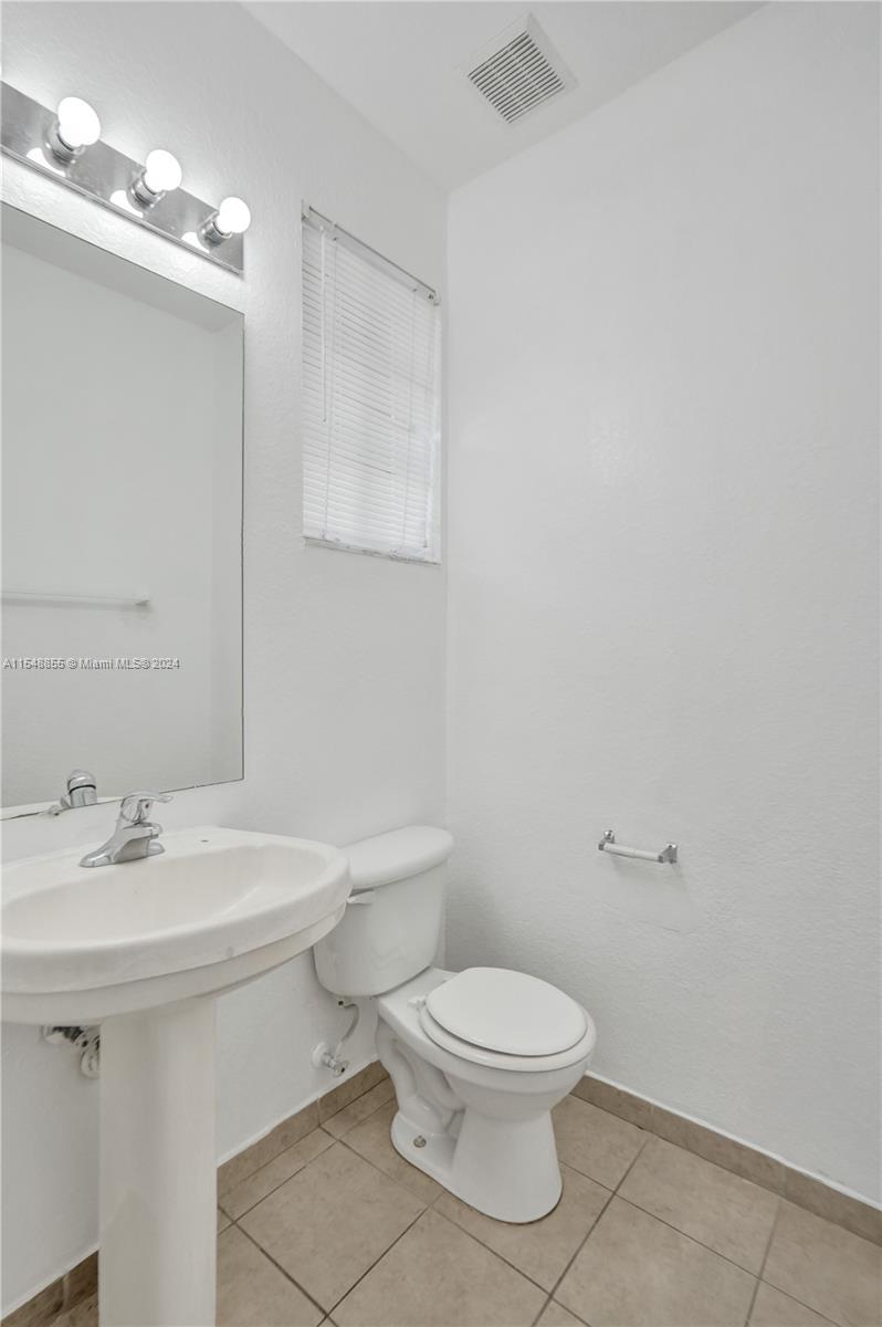 1215 Lucaya Dr # 0