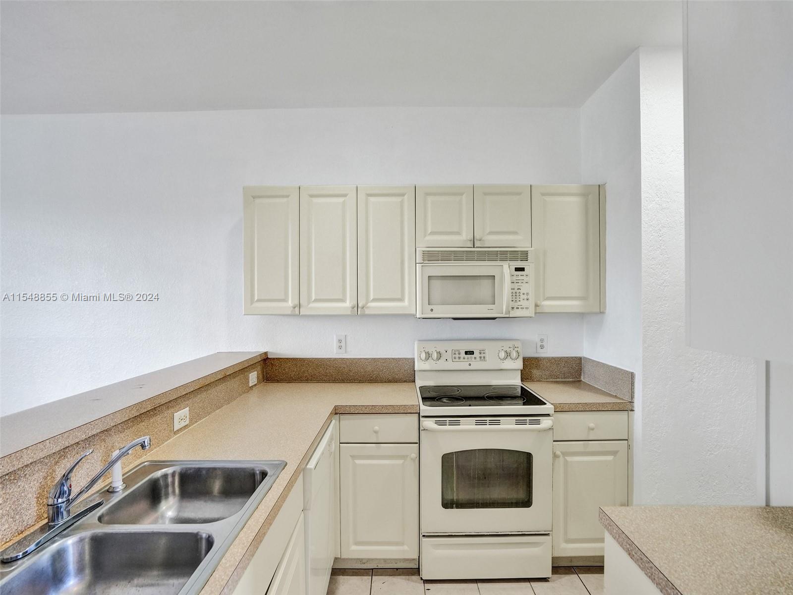 1215 Lucaya Dr # 0