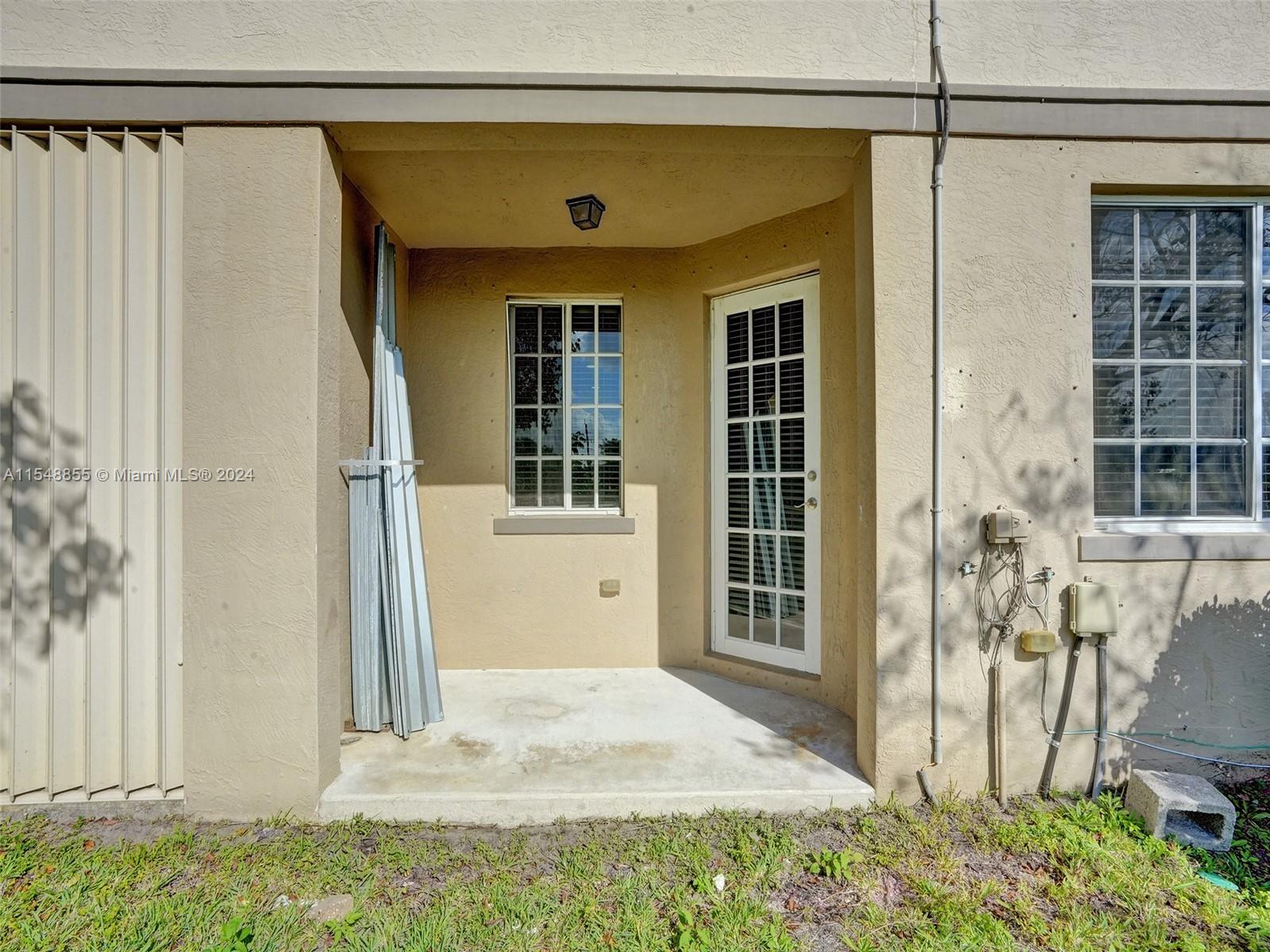 1215 Lucaya Dr # 0