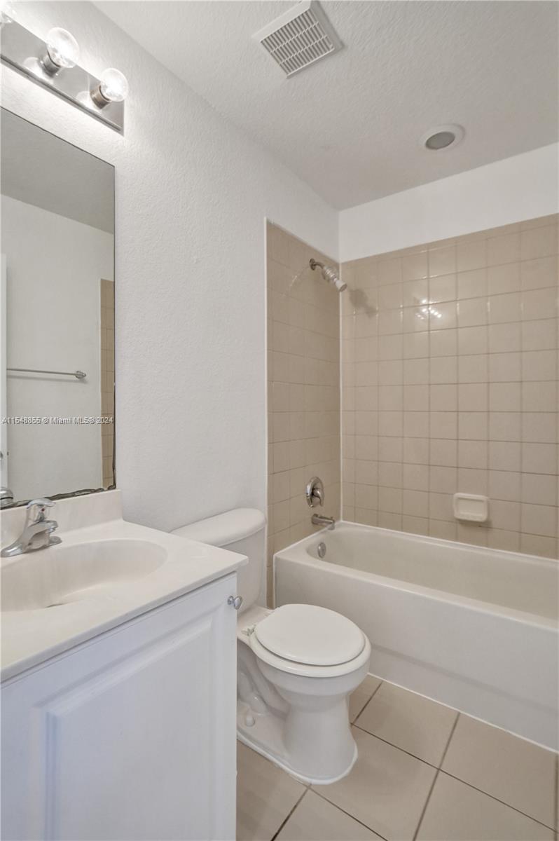1215 Lucaya Dr # 0