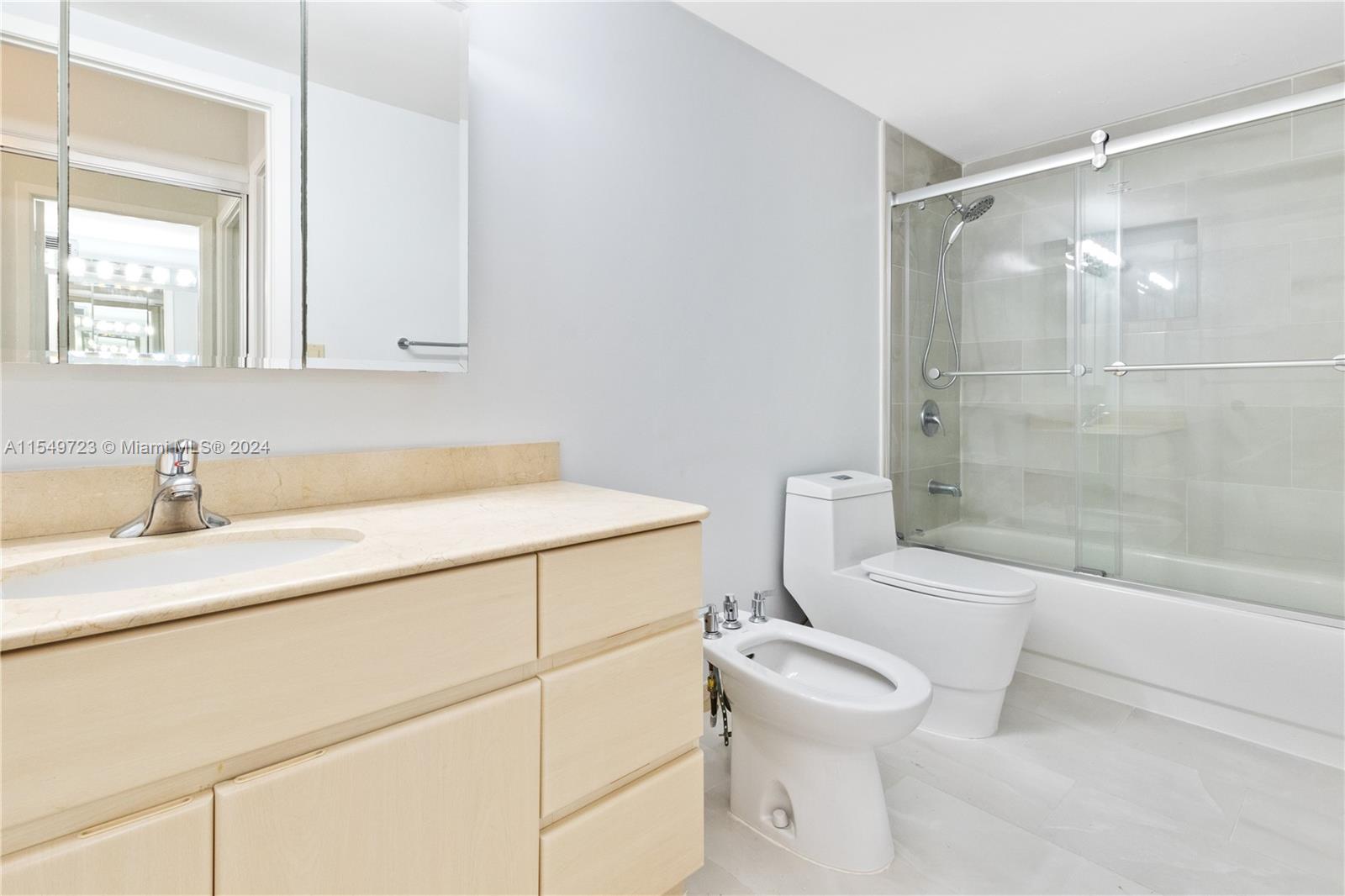 2500 Parkview Dr # 1216