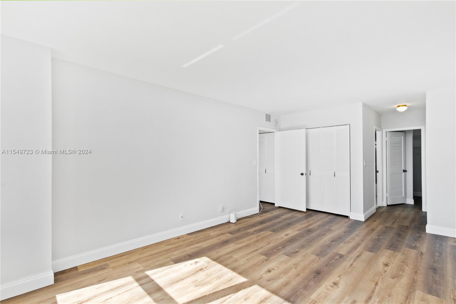 2500 Parkview Dr # 1216