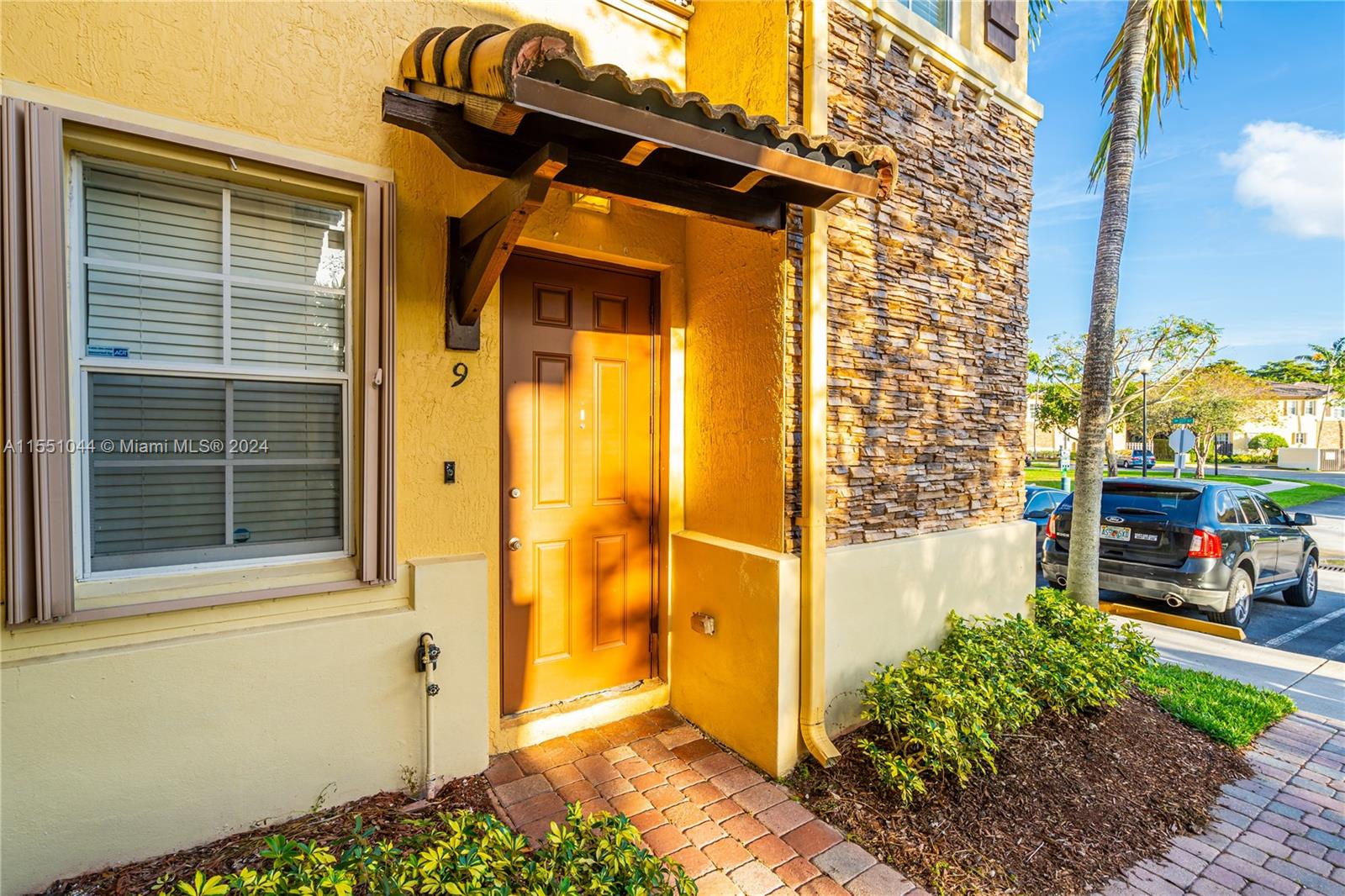 9333 SW 227th St # 6 Unit: 9-6