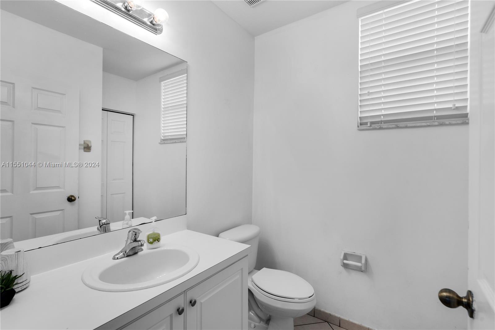 9333 SW 227th St # 6 Unit: 9-6