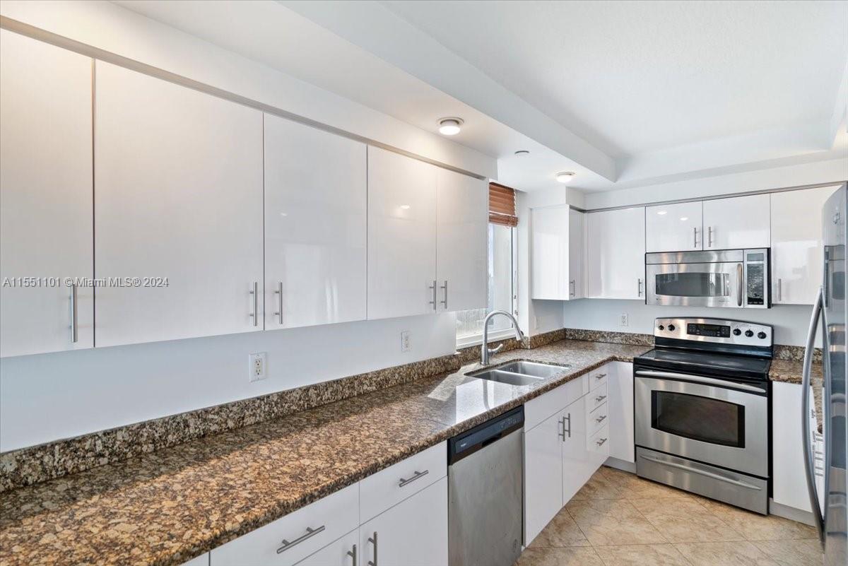 6917 Collins Ave # 1115