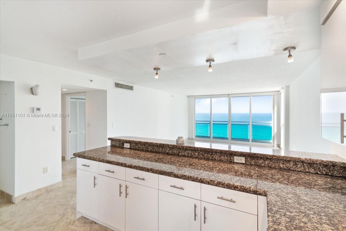 6917 Collins Ave # 1115