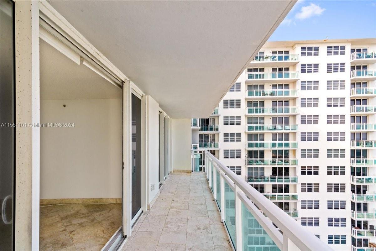 6917 Collins Ave # 1115