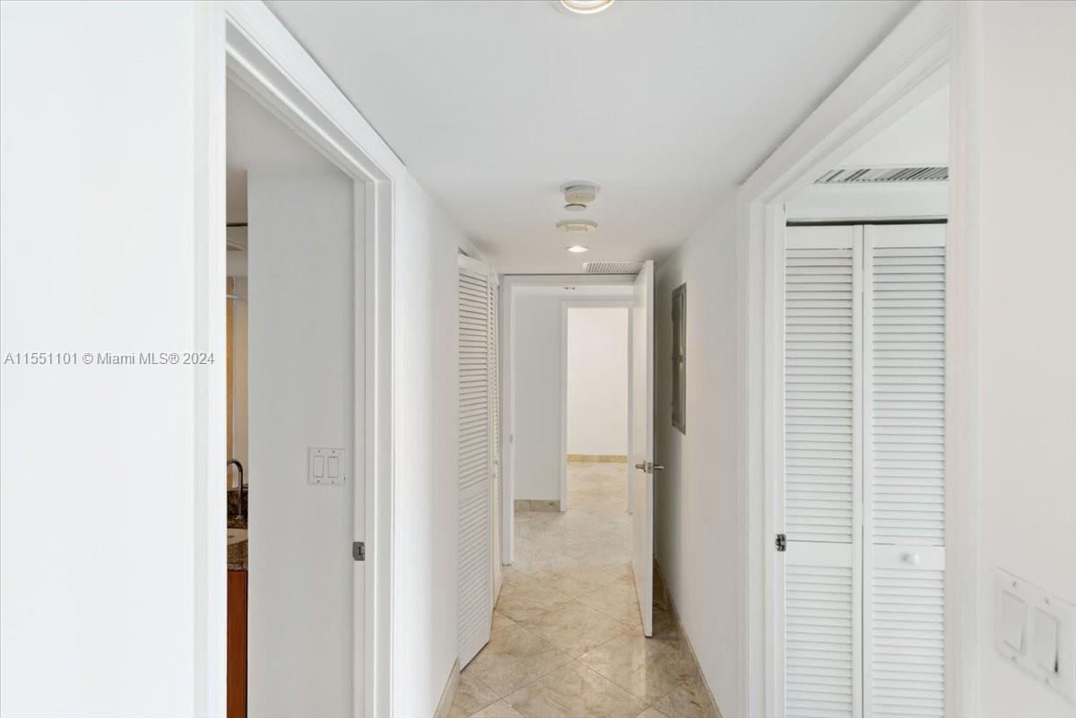 6917 Collins Ave # 1115