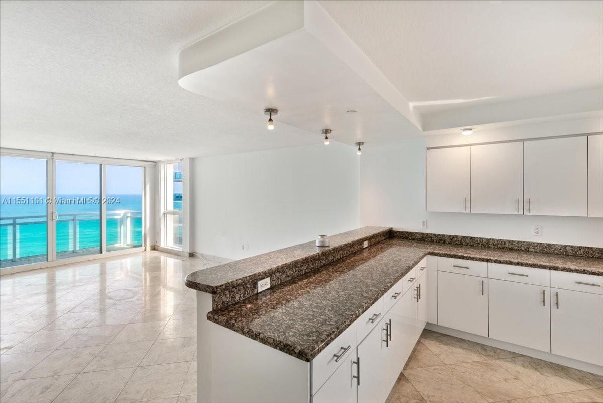 6917 Collins Ave # 1115