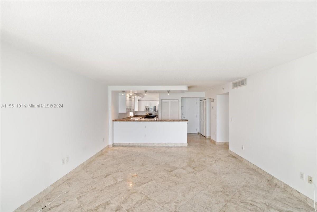 6917 Collins Ave # 1115