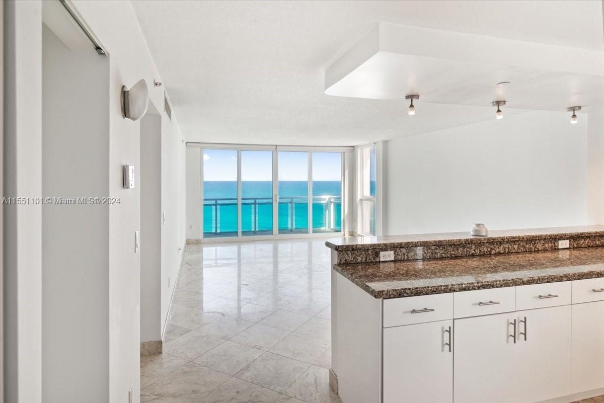 6917 Collins Ave # 1115