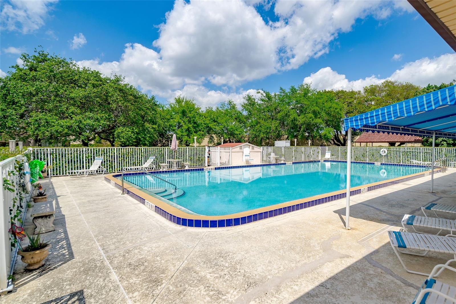 4960 NW 48th Way