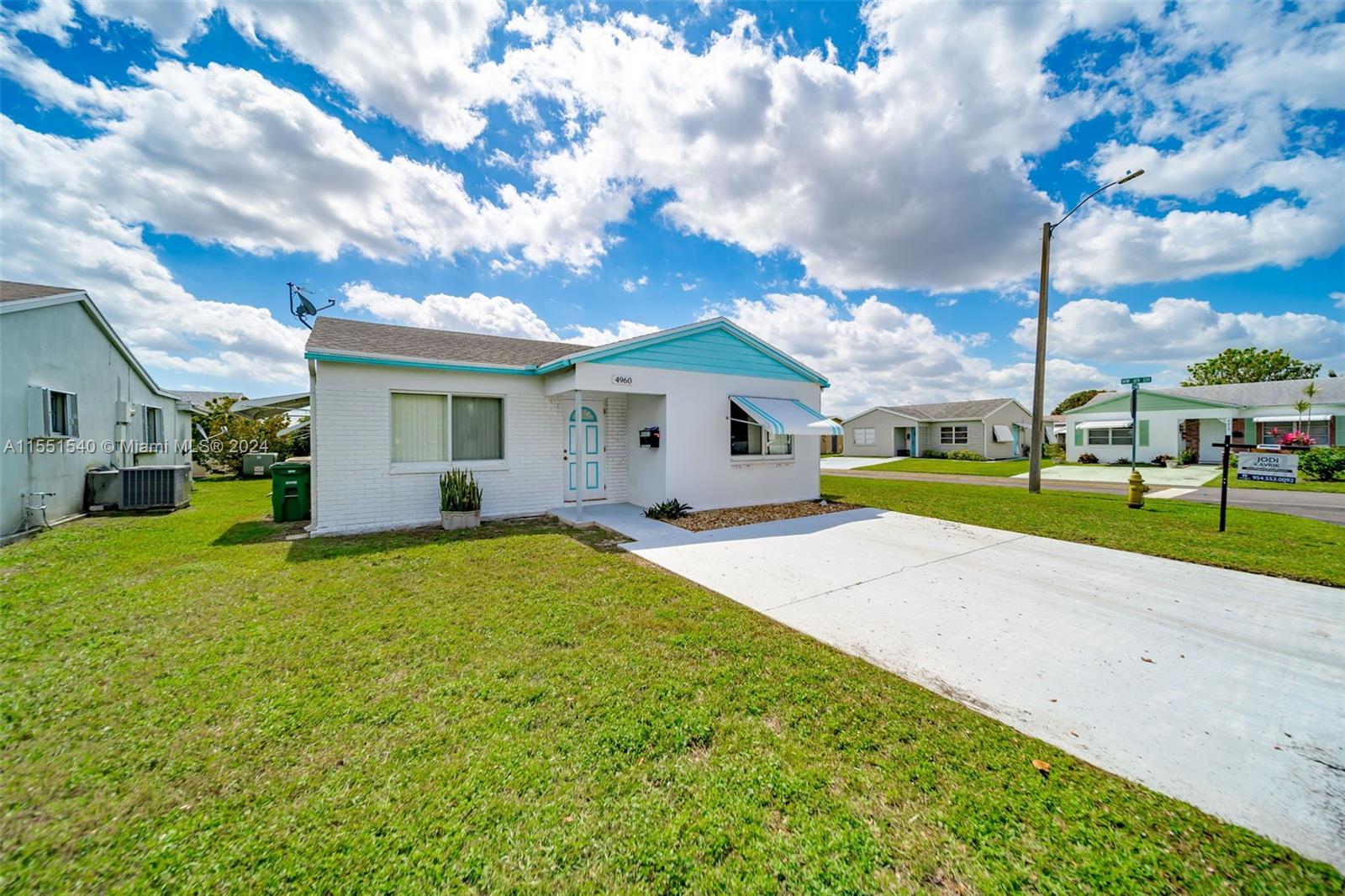 4960 NW 48th Way