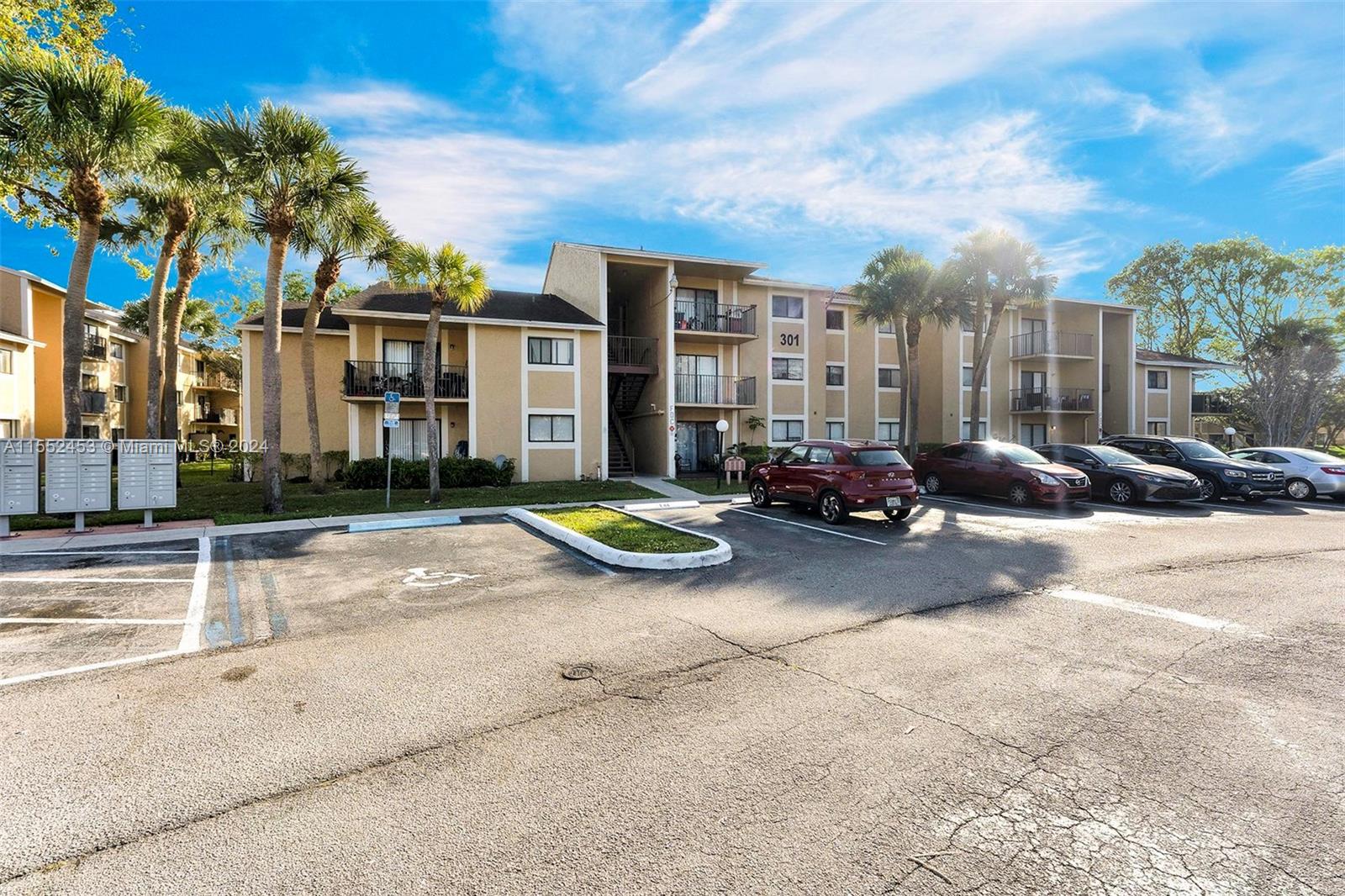 301 Palm Way # 203
