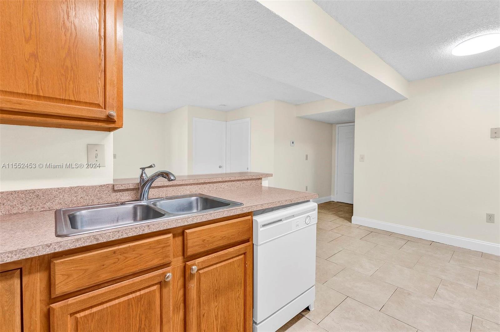 301 Palm Way # 203