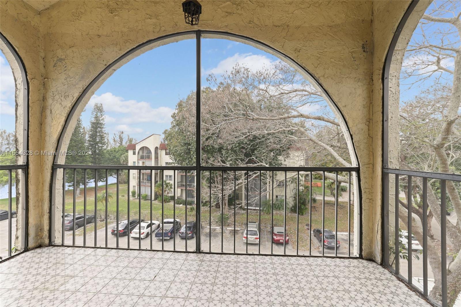 3330 Spanish Moss Ter # 402