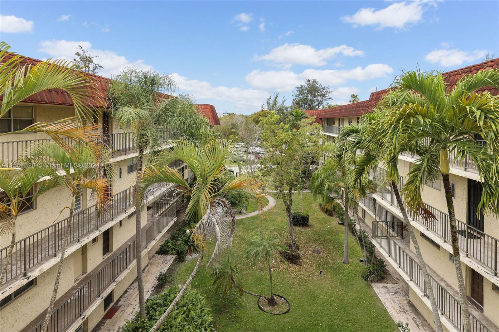 3330 Spanish Moss Ter # 402