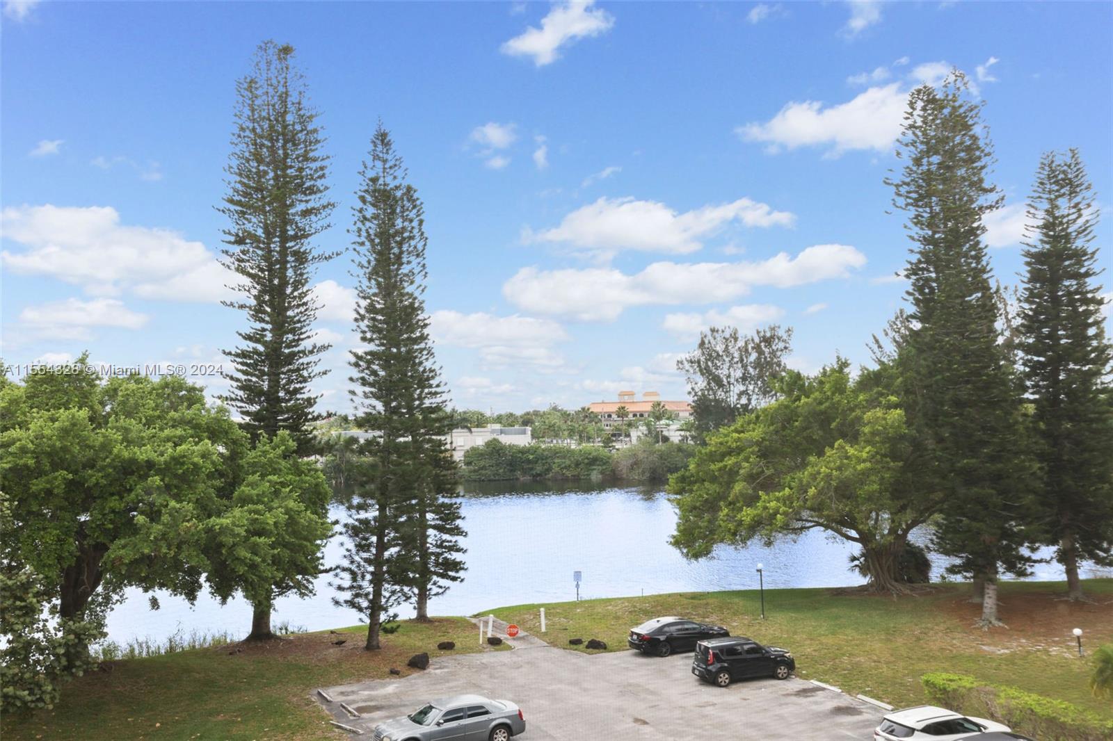 3330 Spanish Moss Ter # 402