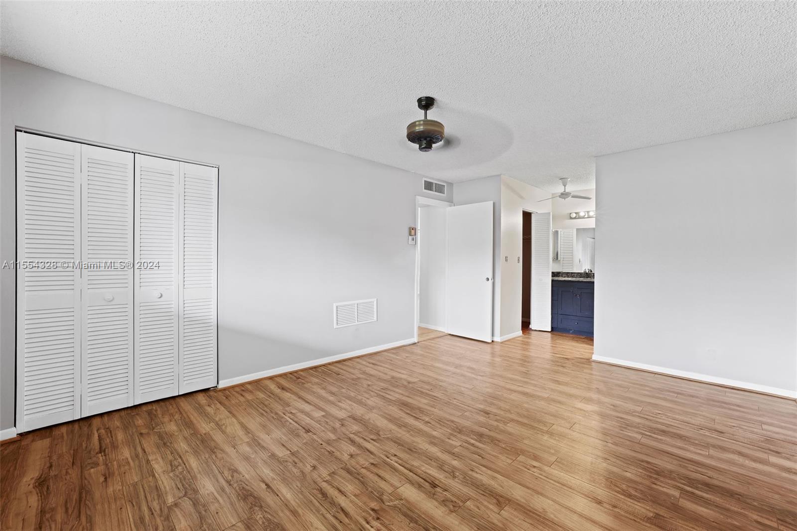 3330 Spanish Moss Ter # 402