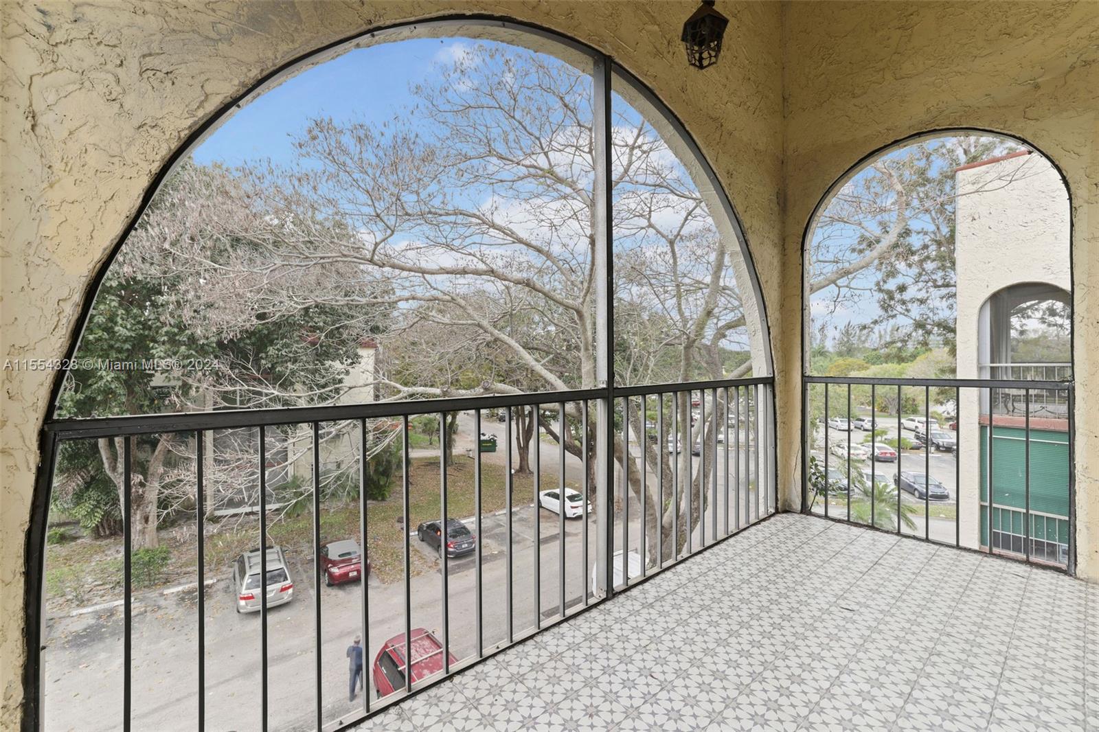3330 Spanish Moss Ter # 402