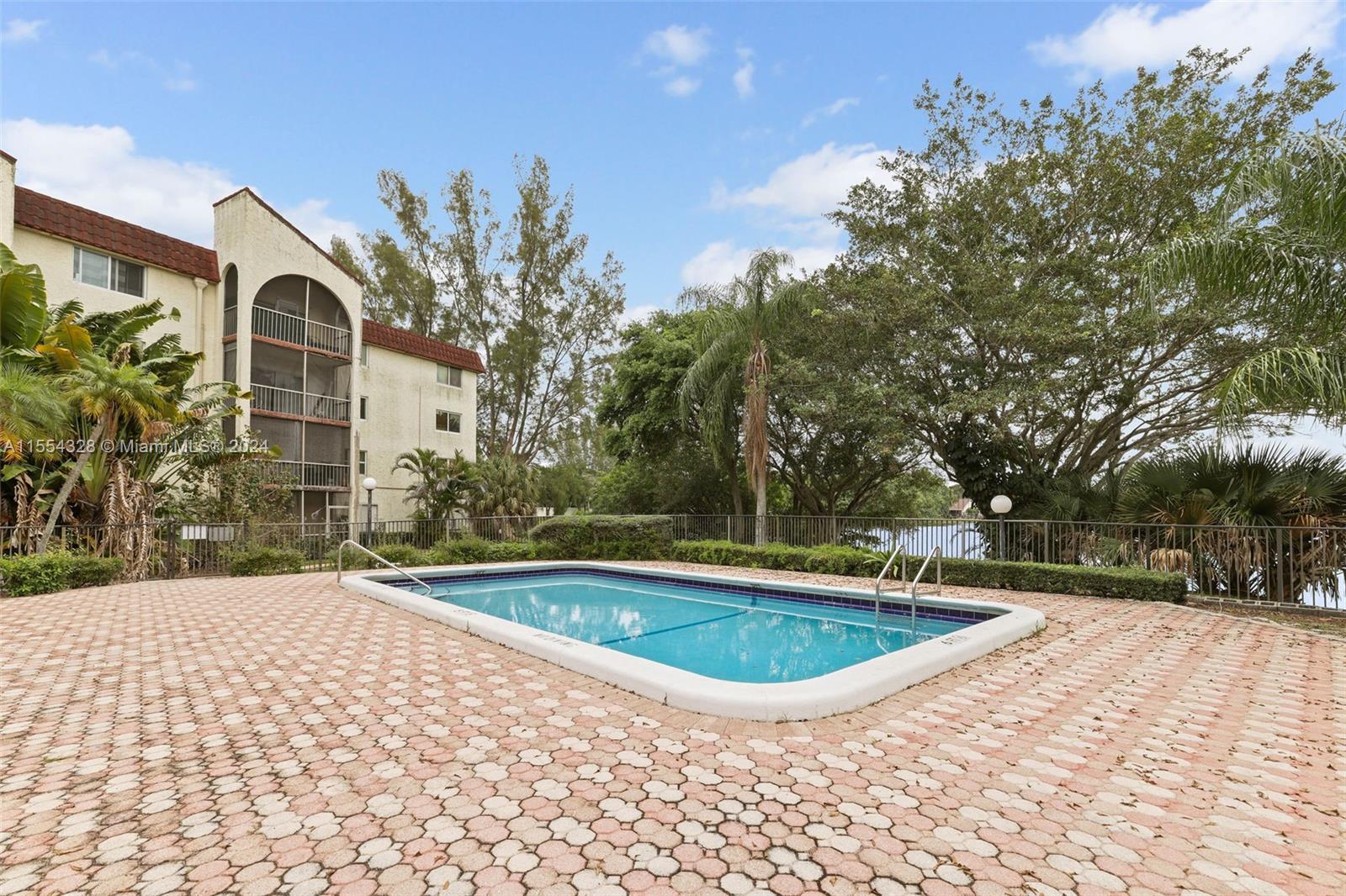 3330 Spanish Moss Ter # 402