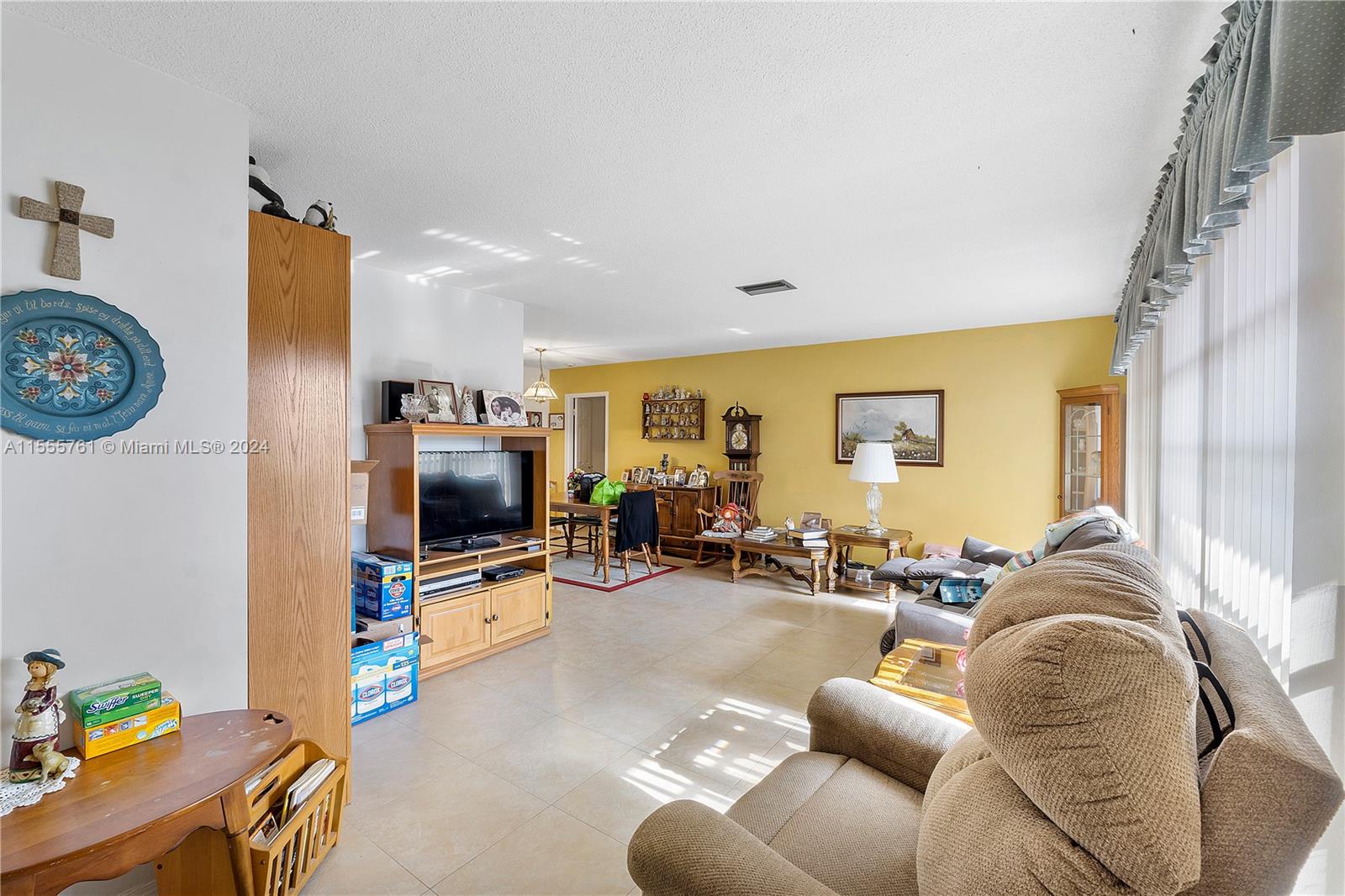 2044 NW 66th Ave