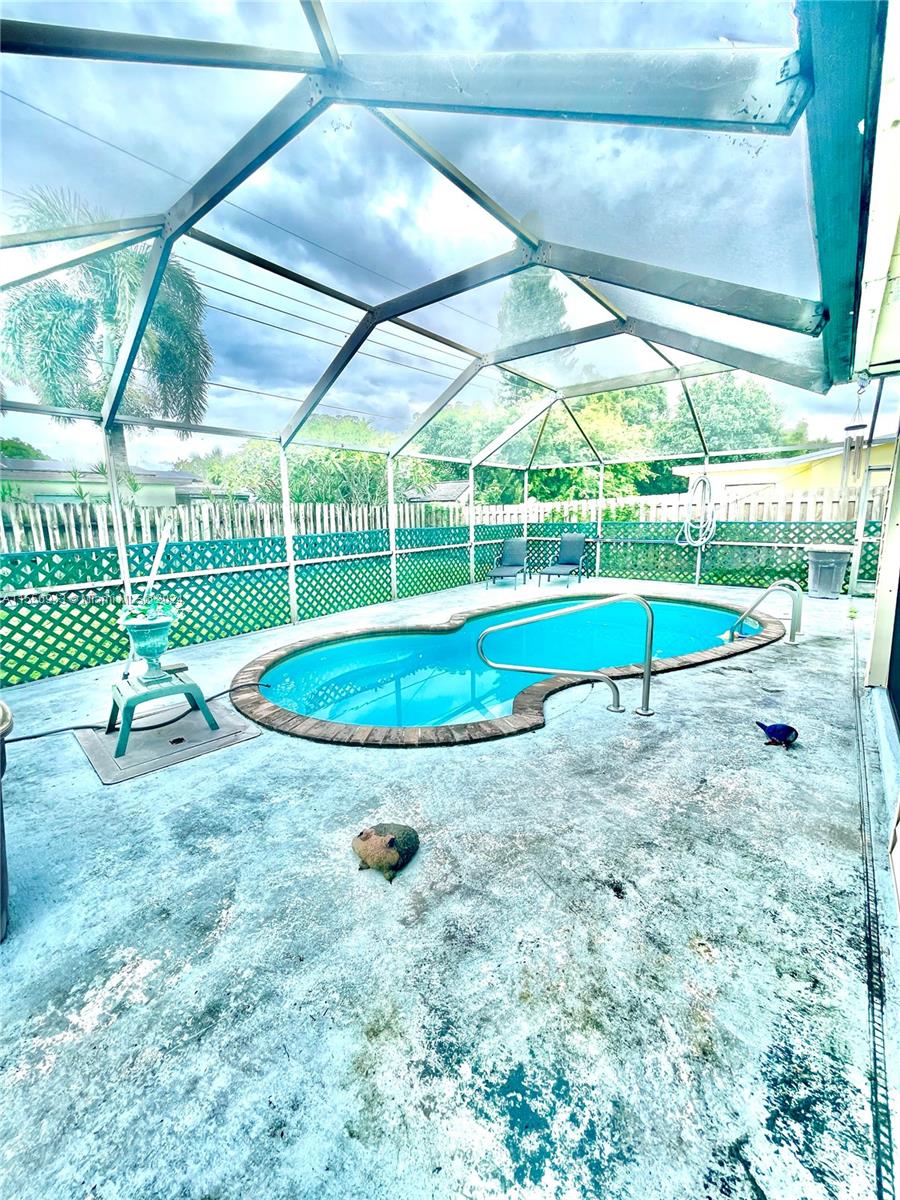 6561 NW 29th Ct