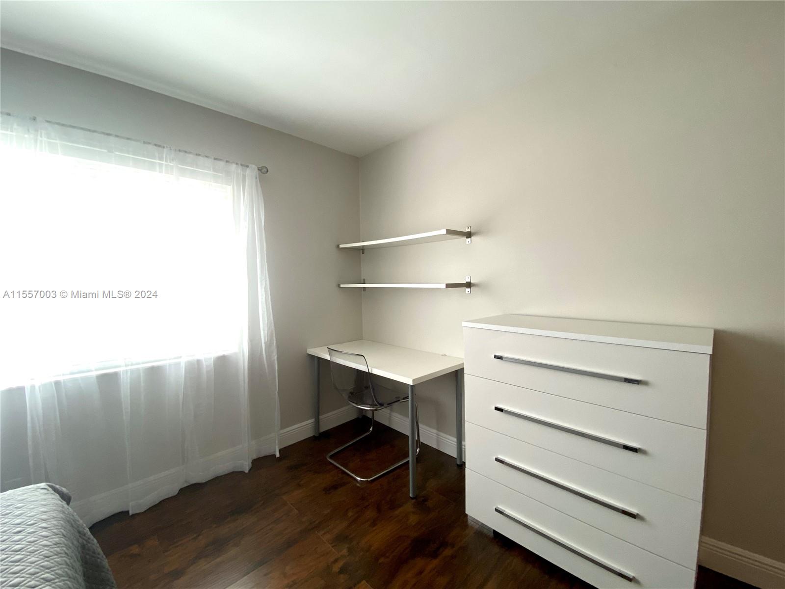 1950 N Andrews Ave # 111D