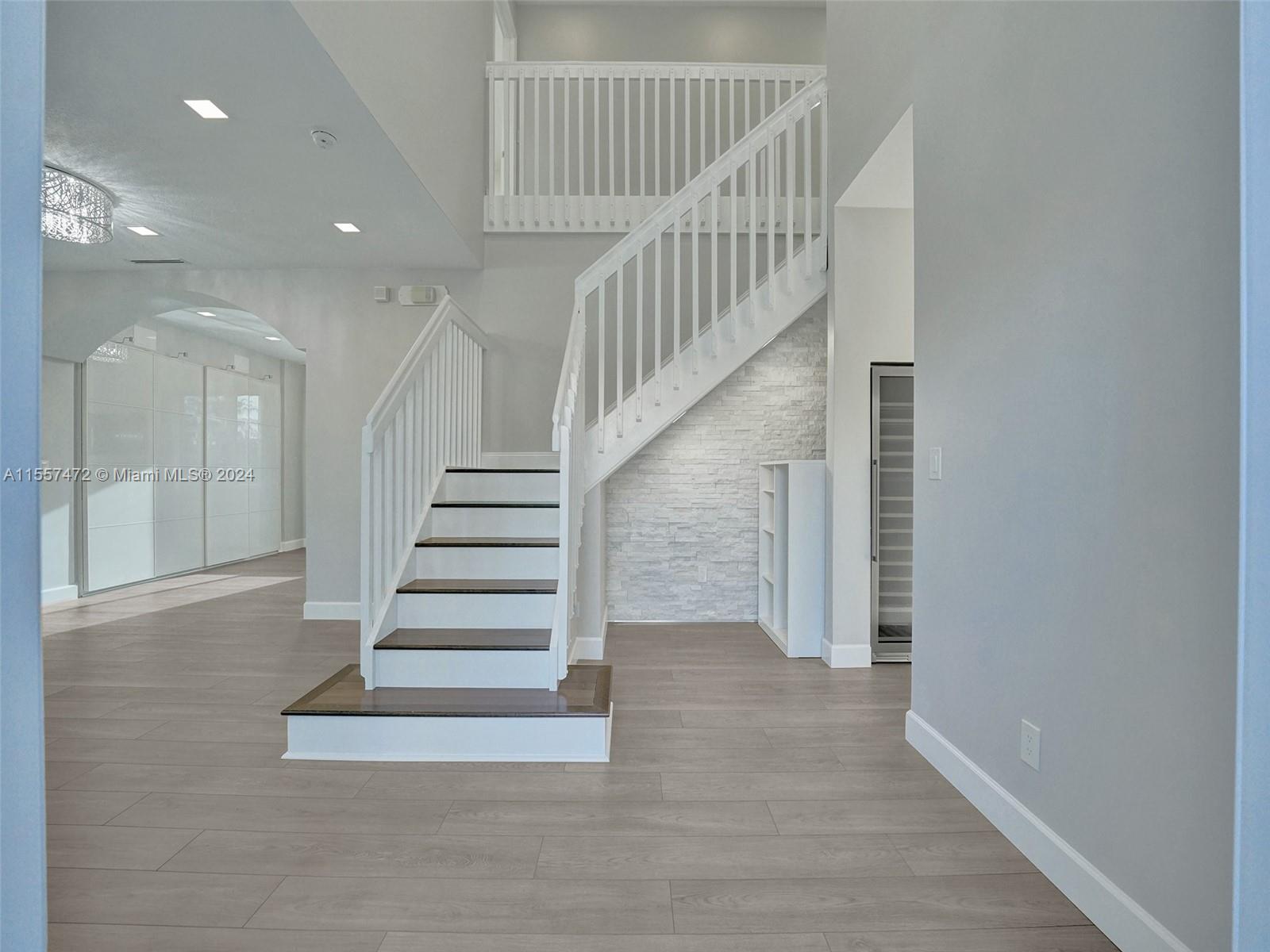 1654 E Harmony Lake Cir