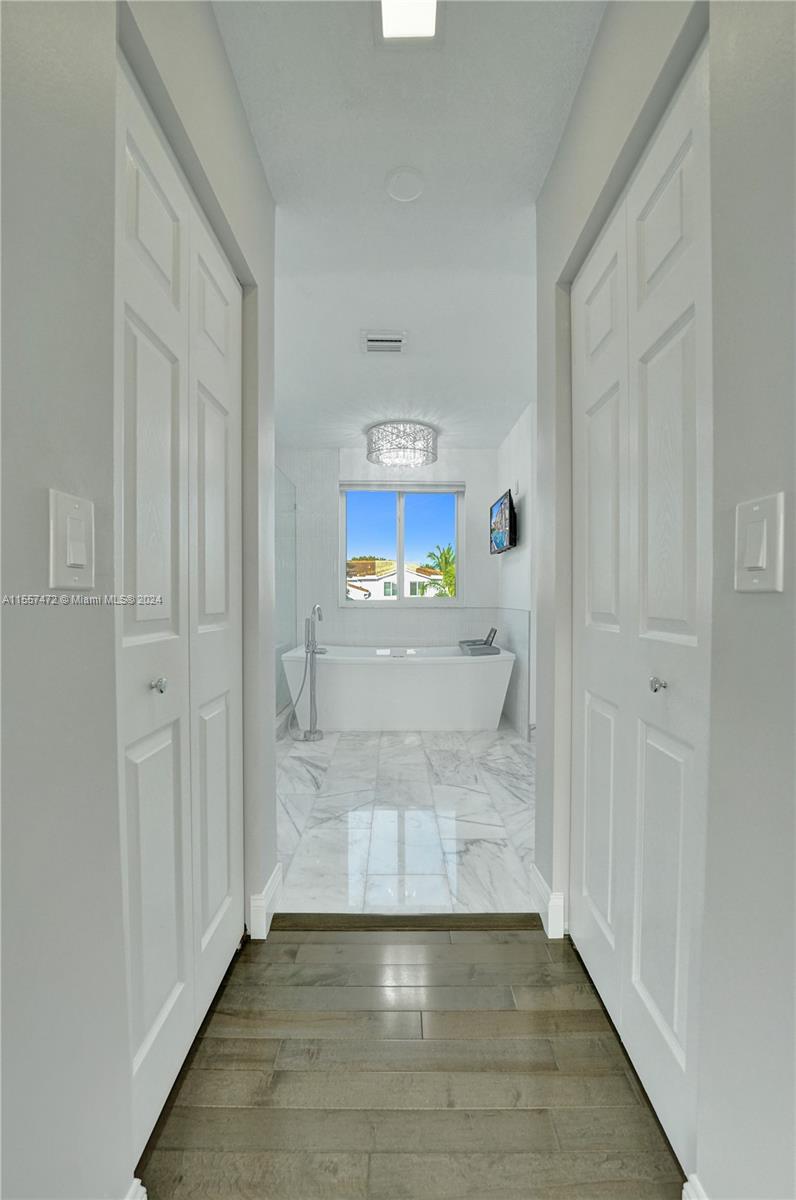 1654 E Harmony Lake Cir