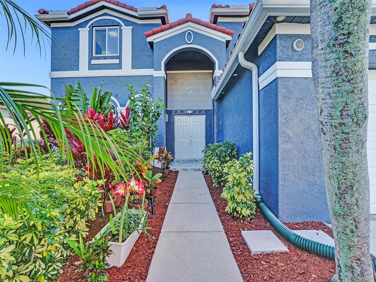 1654 E Harmony Lake Cir
