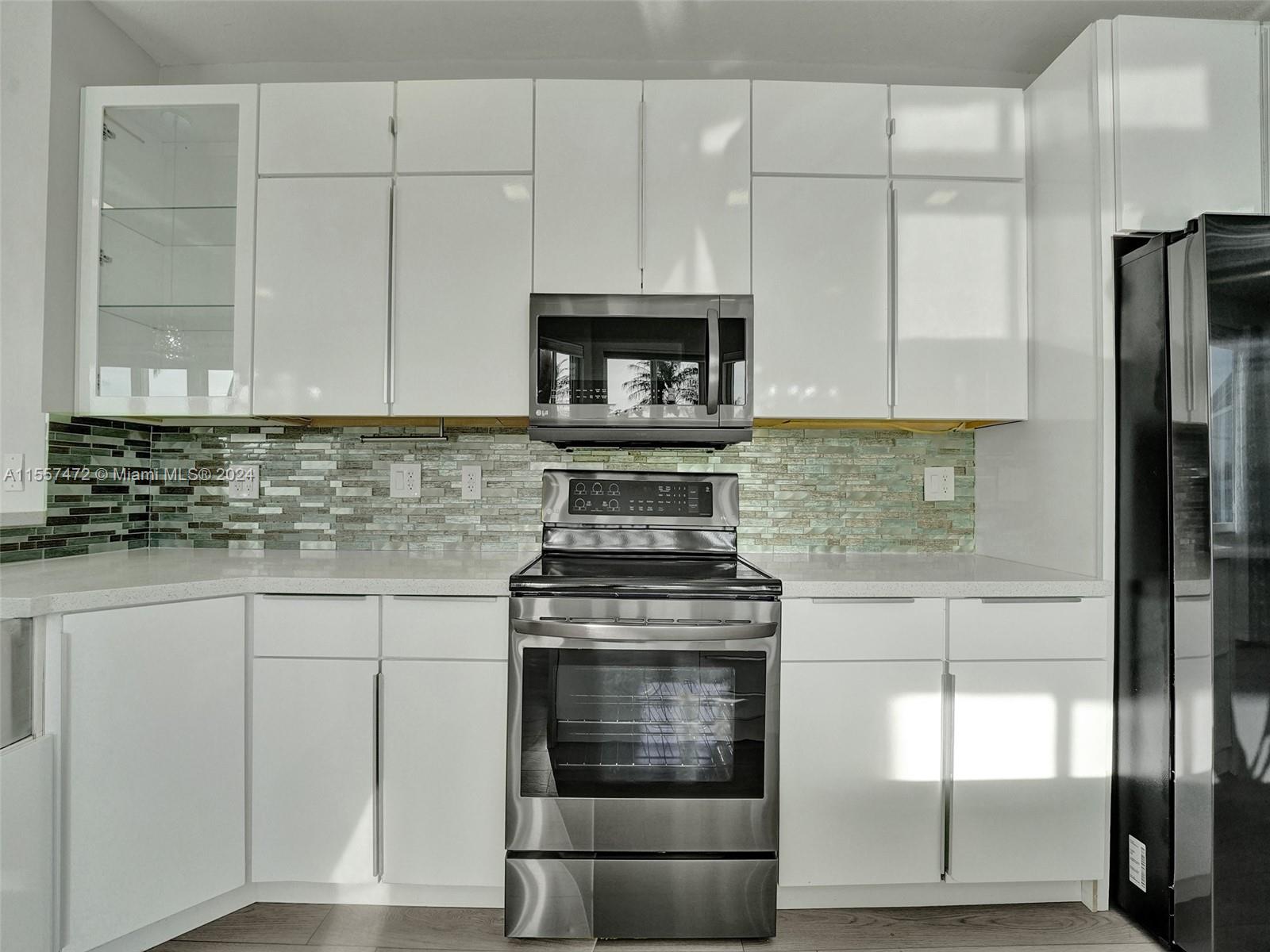 1654 E Harmony Lake Cir