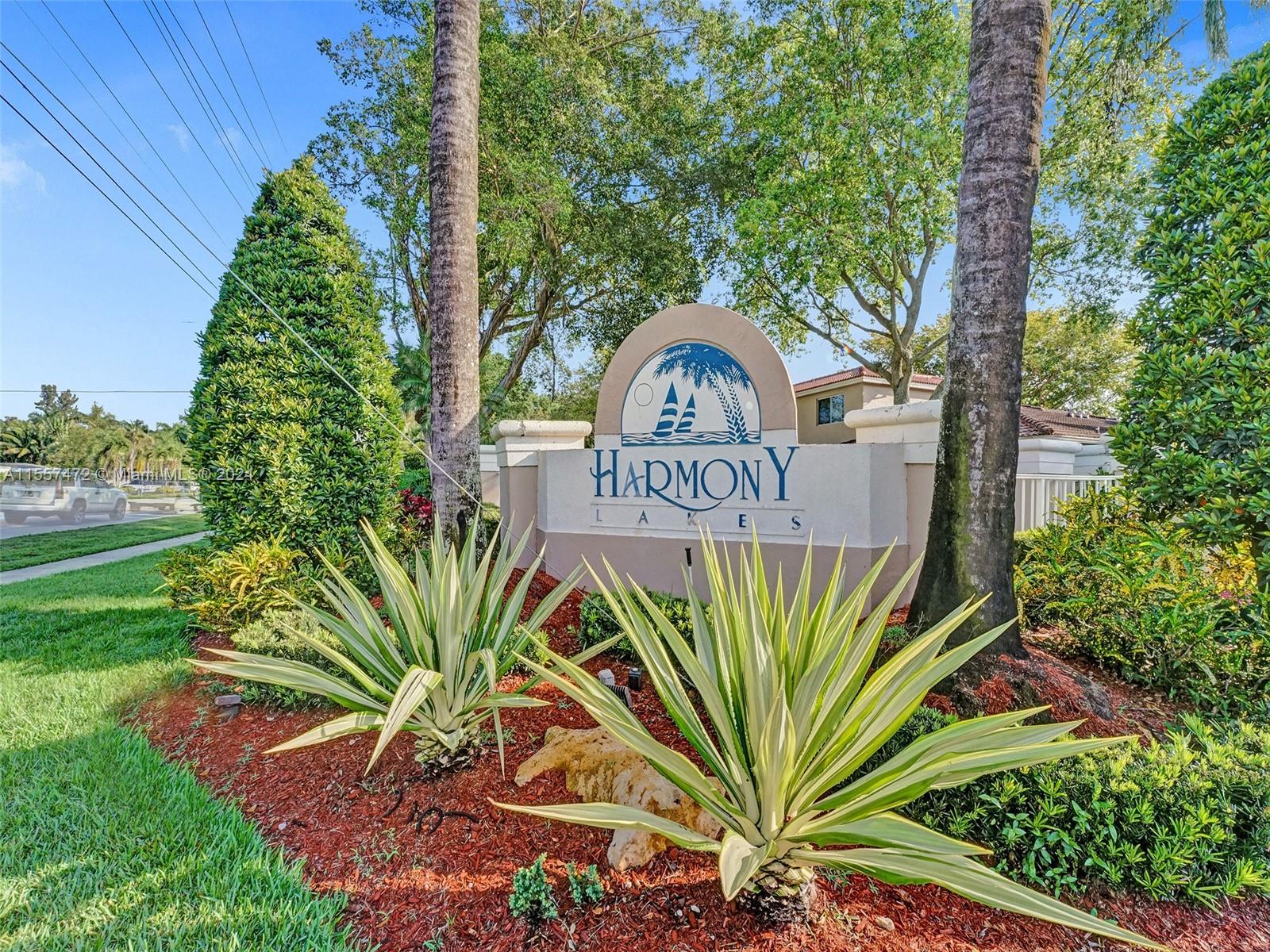 1654 E Harmony Lake Cir
