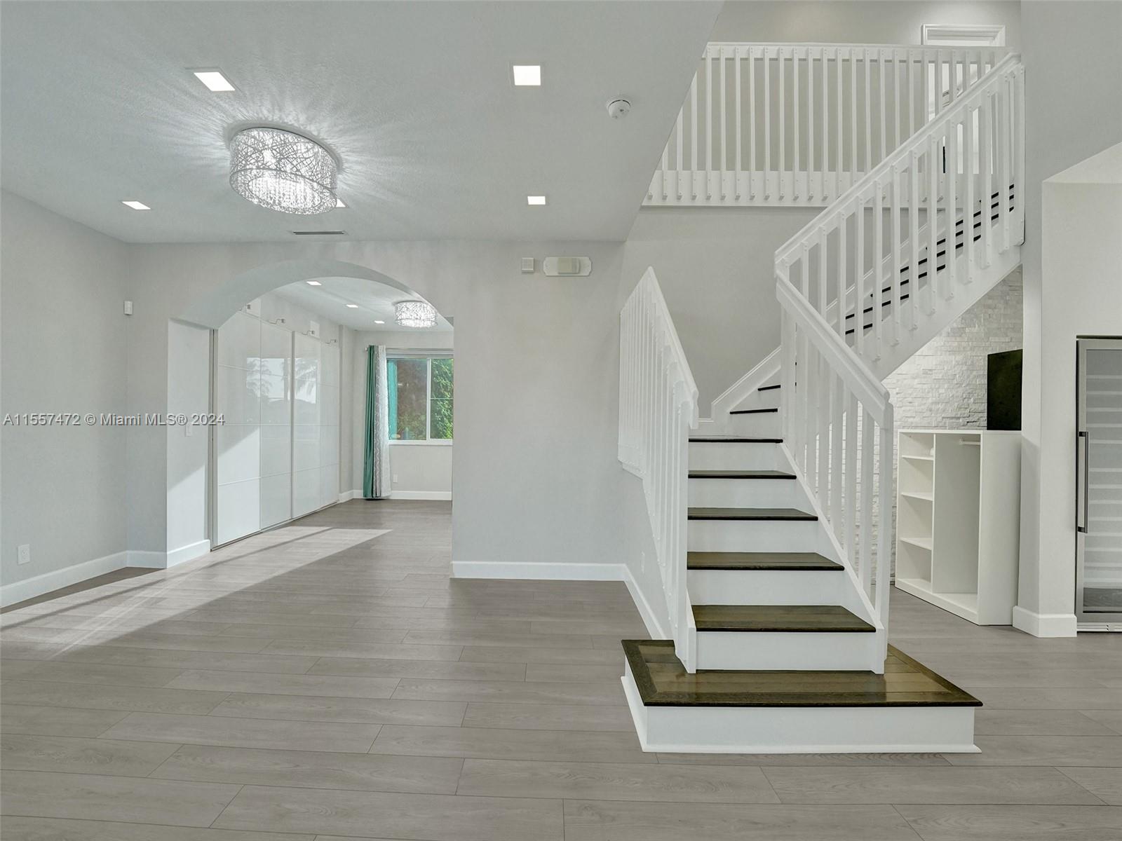 1654 E Harmony Lake Cir
