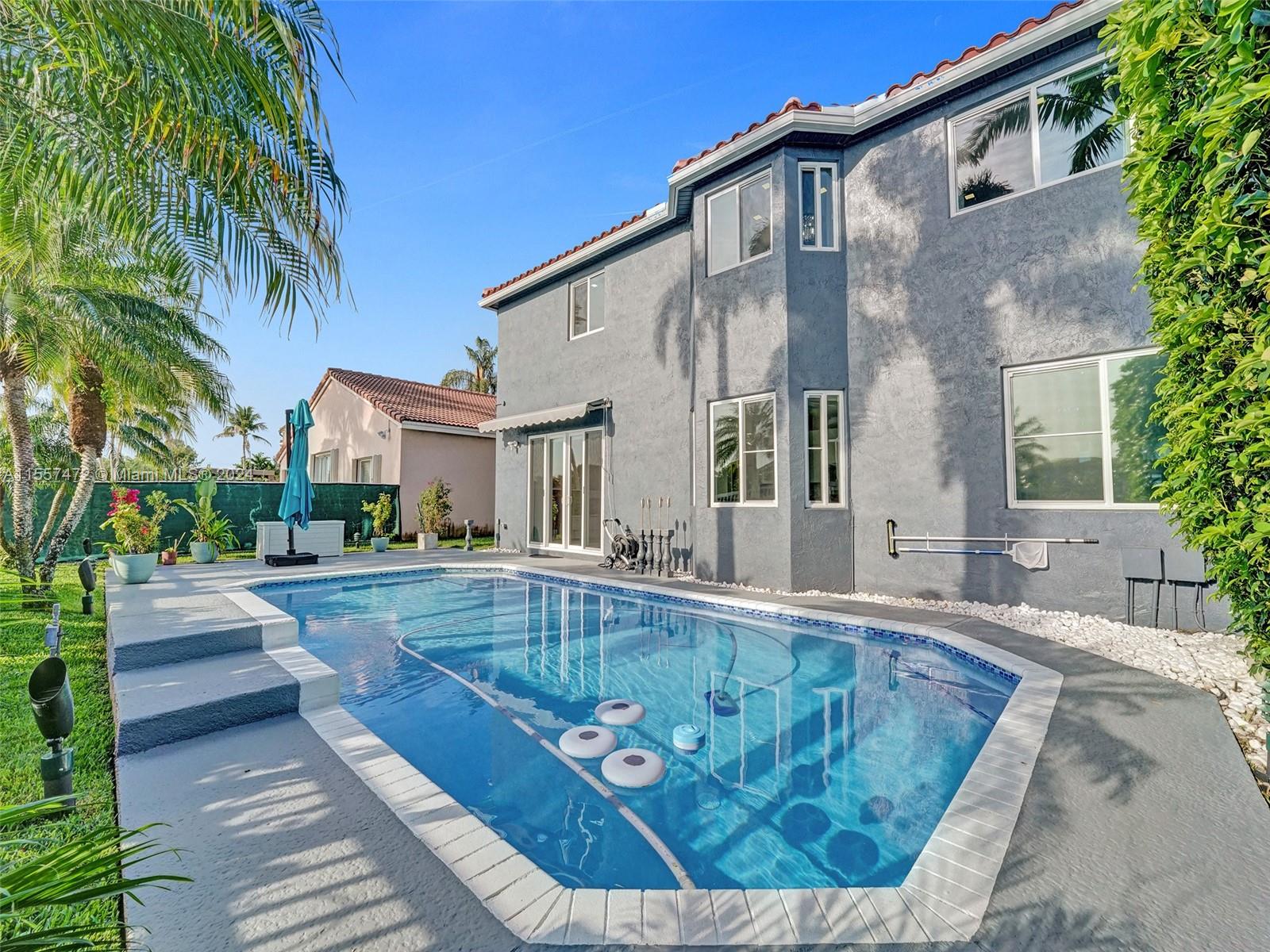 1654 E Harmony Lake Cir