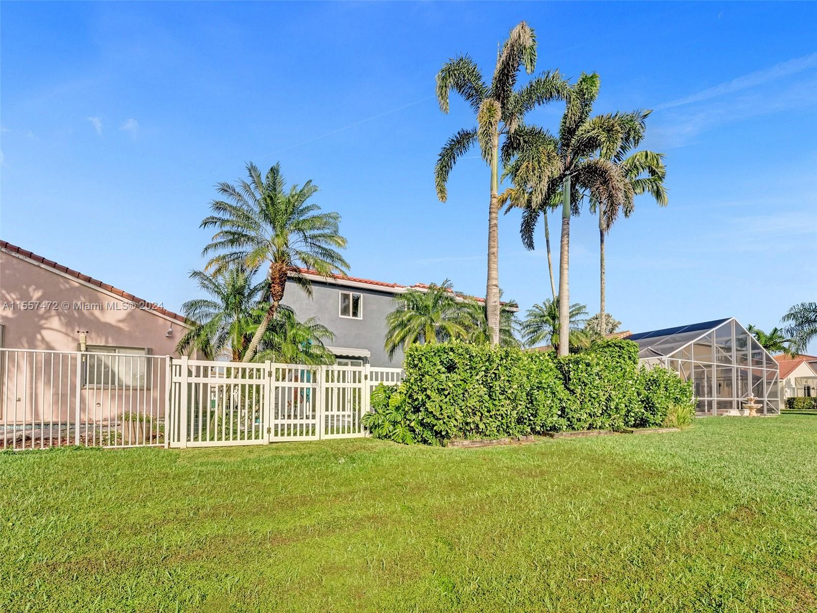 1654 E Harmony Lake Cir