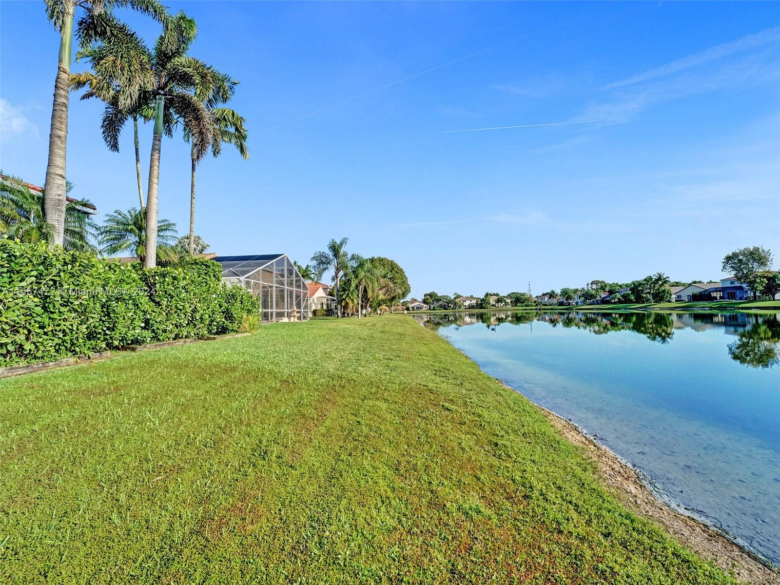 1654 E Harmony Lake Cir