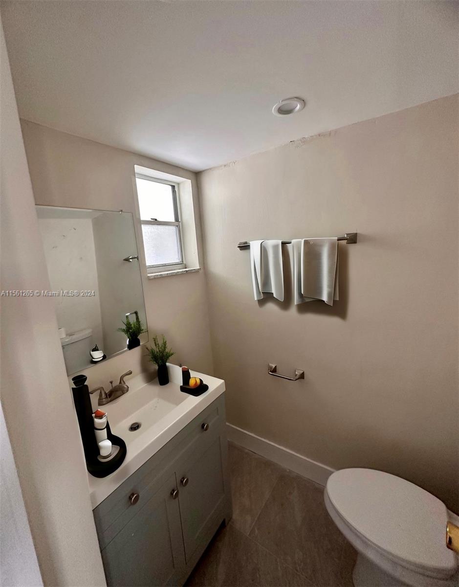 330 SE 2nd St # 303H