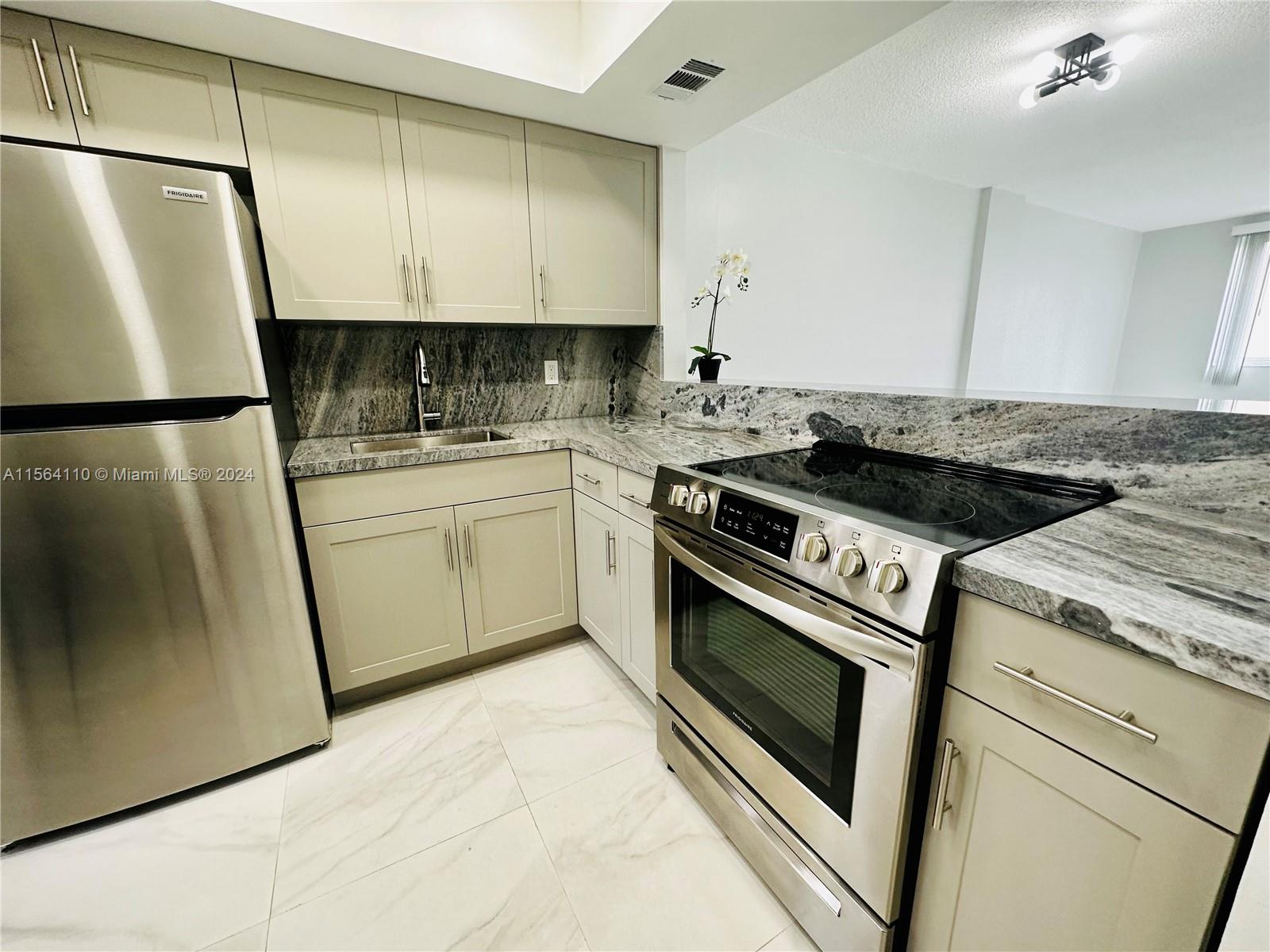 1333 E Hallandale Beach Blvd Unit: 302