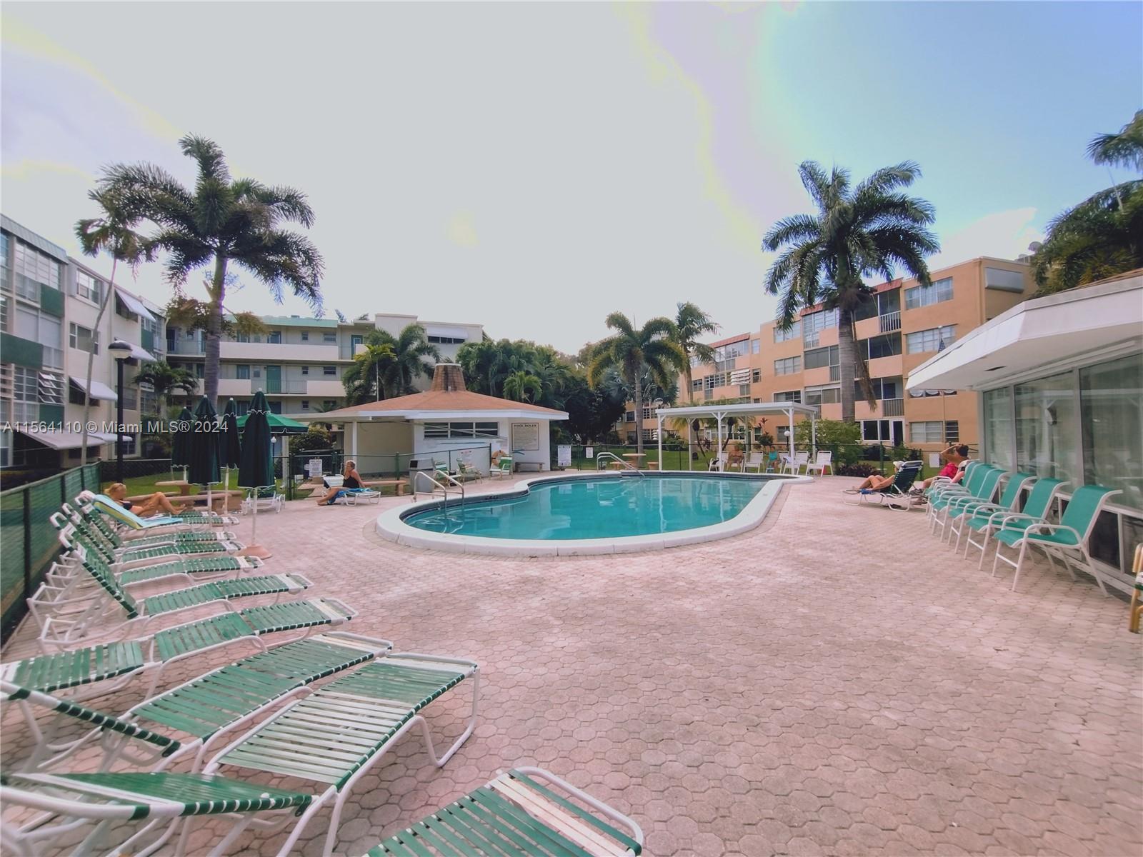 1333 E Hallandale Beach Blvd Unit: 302