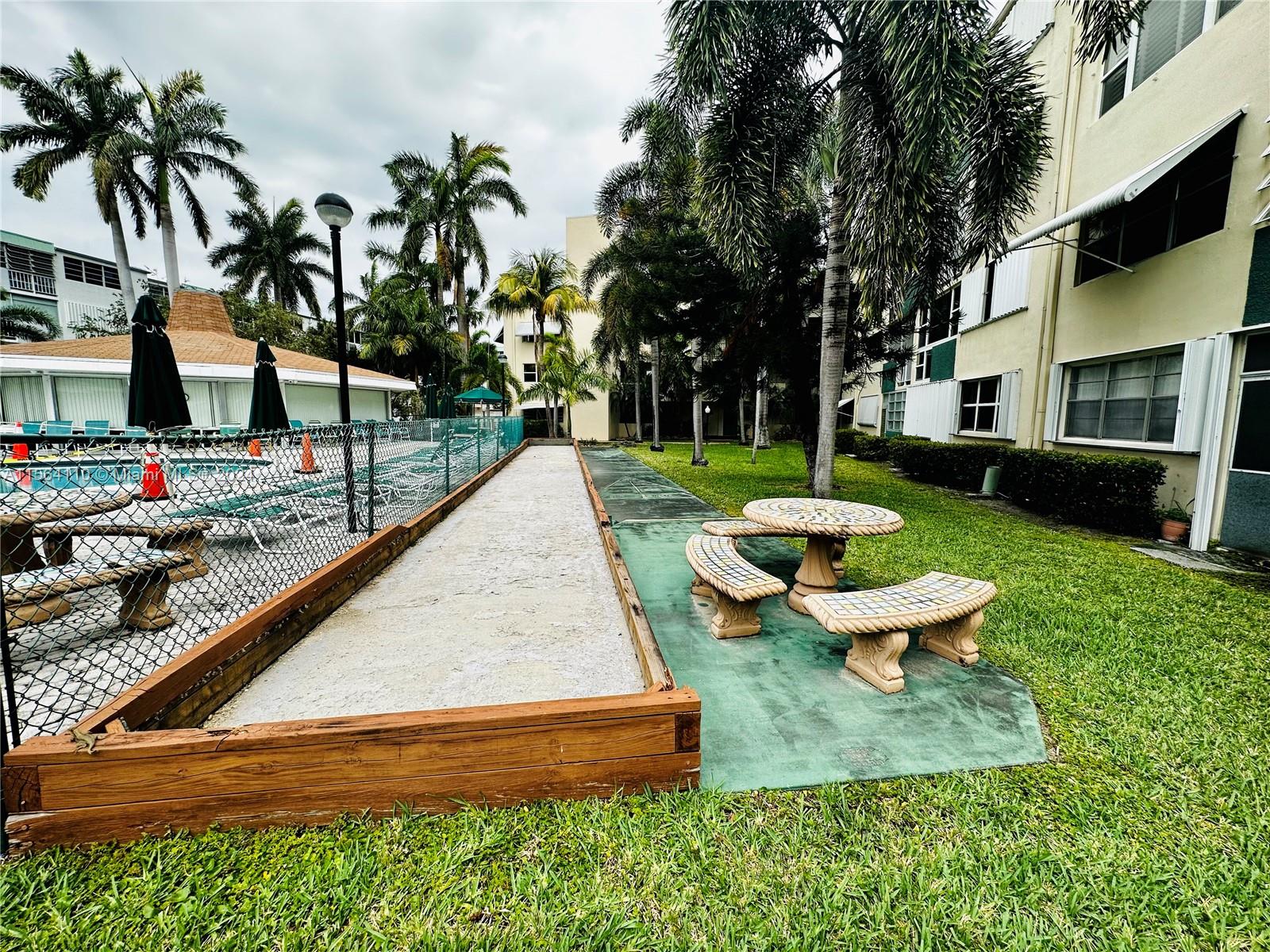 1333 E Hallandale Beach Blvd Unit: 302