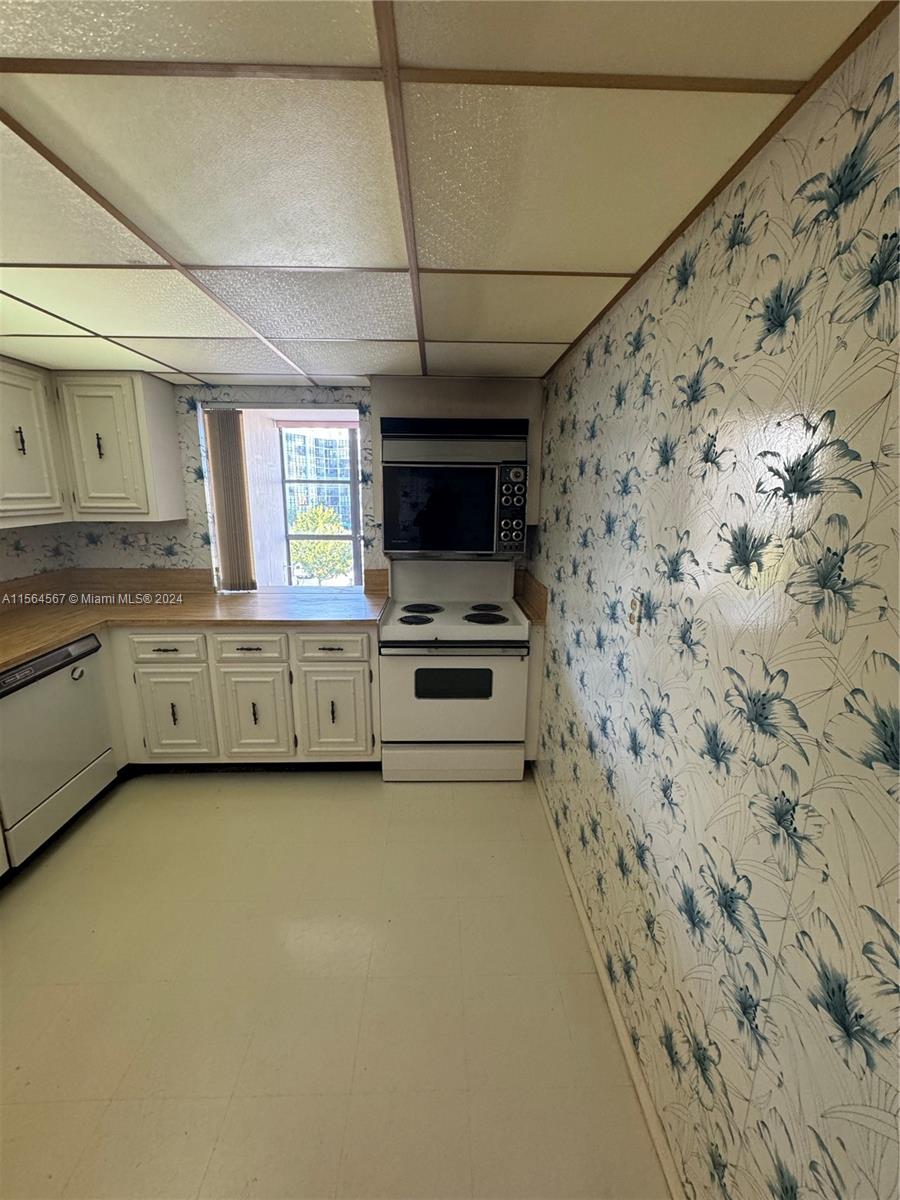 800 Parkview Dr # 519