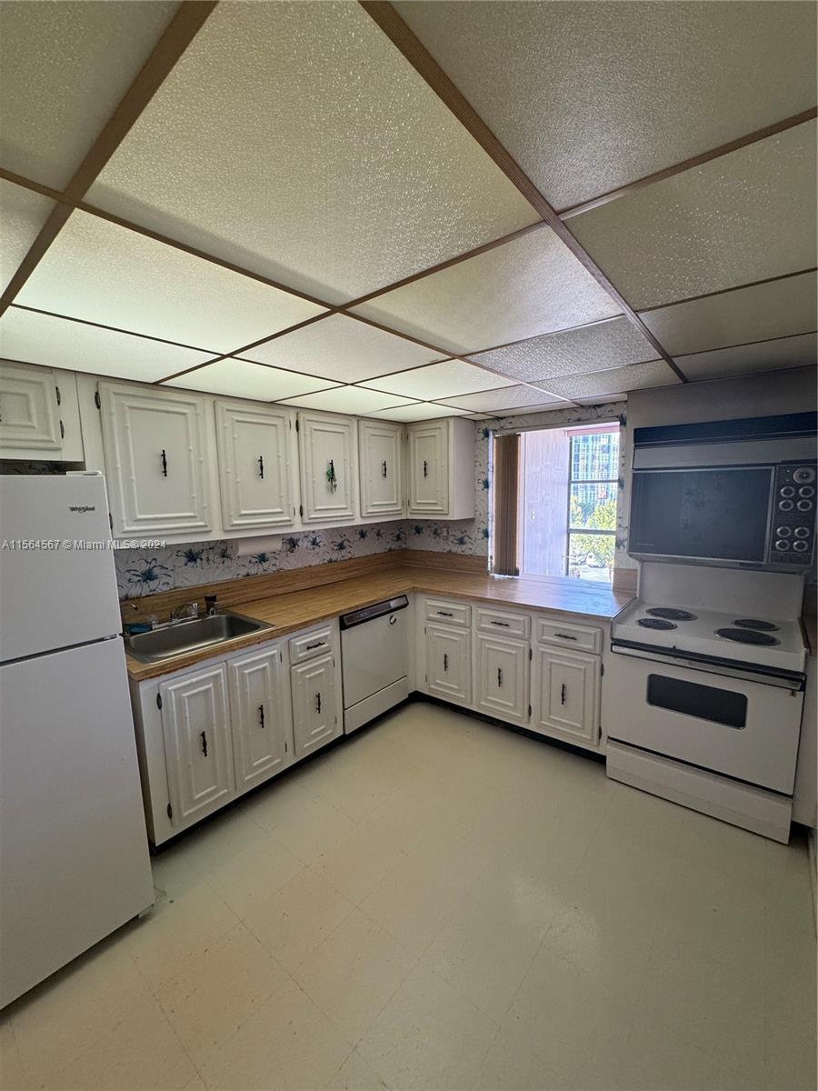 800 Parkview Dr # 519