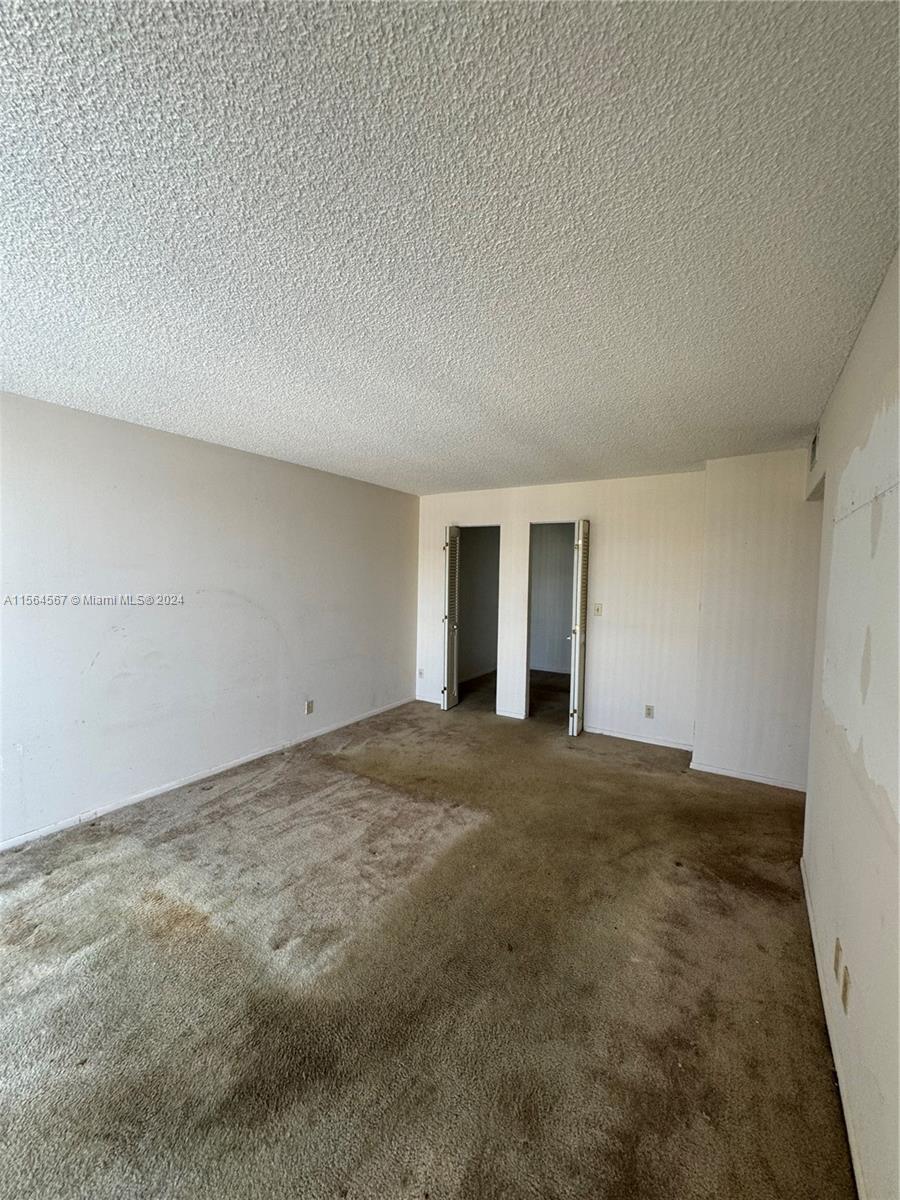 800 Parkview Dr # 519