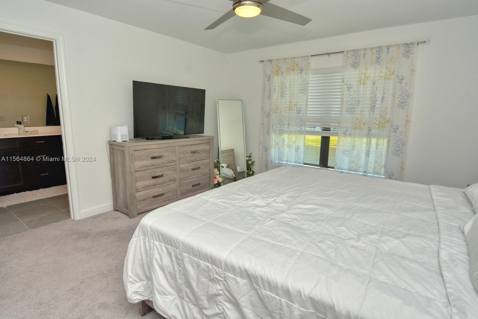 1009 Kapok Ln