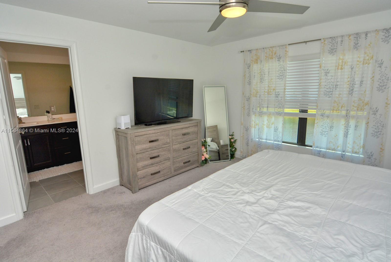 1009 Kapok Ln